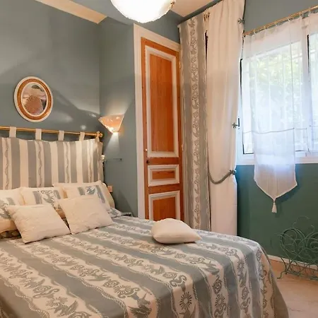 Dans Villa Spa Hammam Sauna Piscine, 5 Chambres *