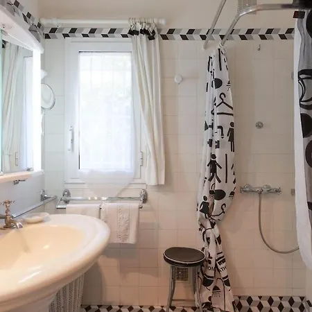 Dans Villa Spa Hammam Sauna Piscine, 5 Chambres فيلة