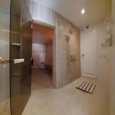 Dans Villa Spa Hammam Sauna Piscine, 5 Chambres Juan-les-Pins