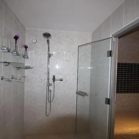 فيلة Dans Villa Spa Hammam Sauna Piscine, 5 Chambres *