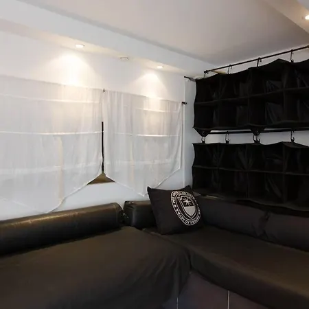 Dans Villa Spa Hammam Sauna Piscine, 5 Chambres Villa *