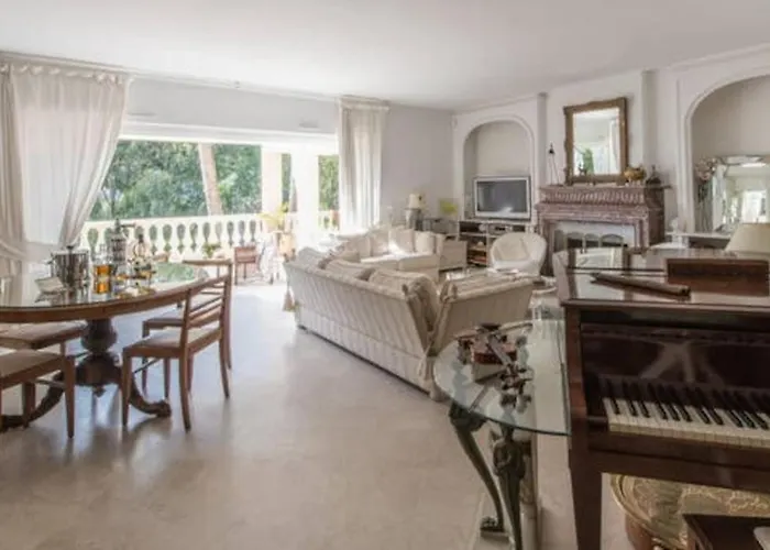 Dans Villa Spa Hammam Sauna Piscine, 5 Chambres Villa Juan-les-Pins